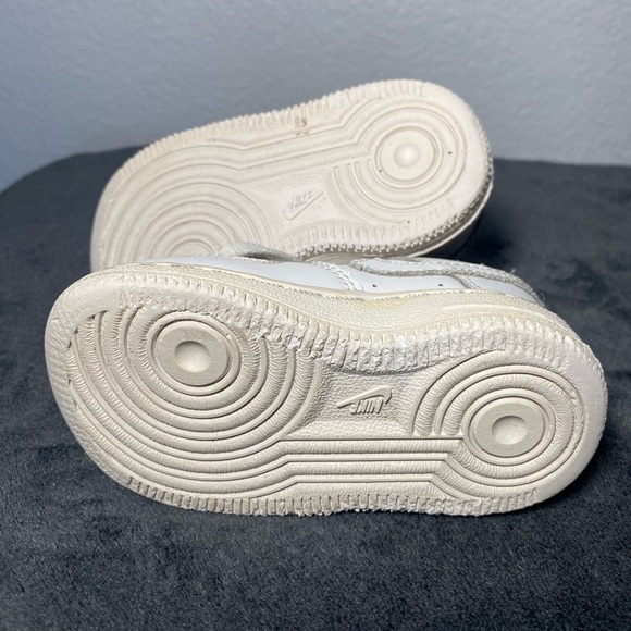 Nike Toddler White Sneakers size 4c - Picture 5 of 5